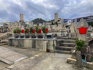 火打墓地（川西市）のお墓