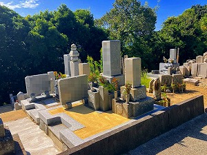 中尾（淡路市）のお墓池墓地