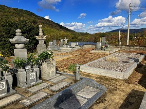 塩尾西墓地（淡路市）のお墓